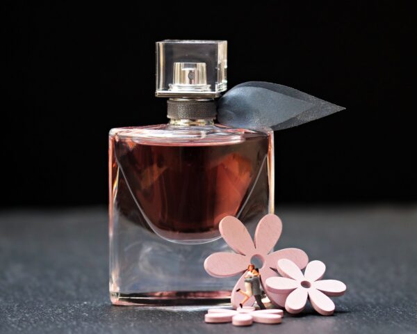 perfume, flacon, glass bottle-2142824.jpg